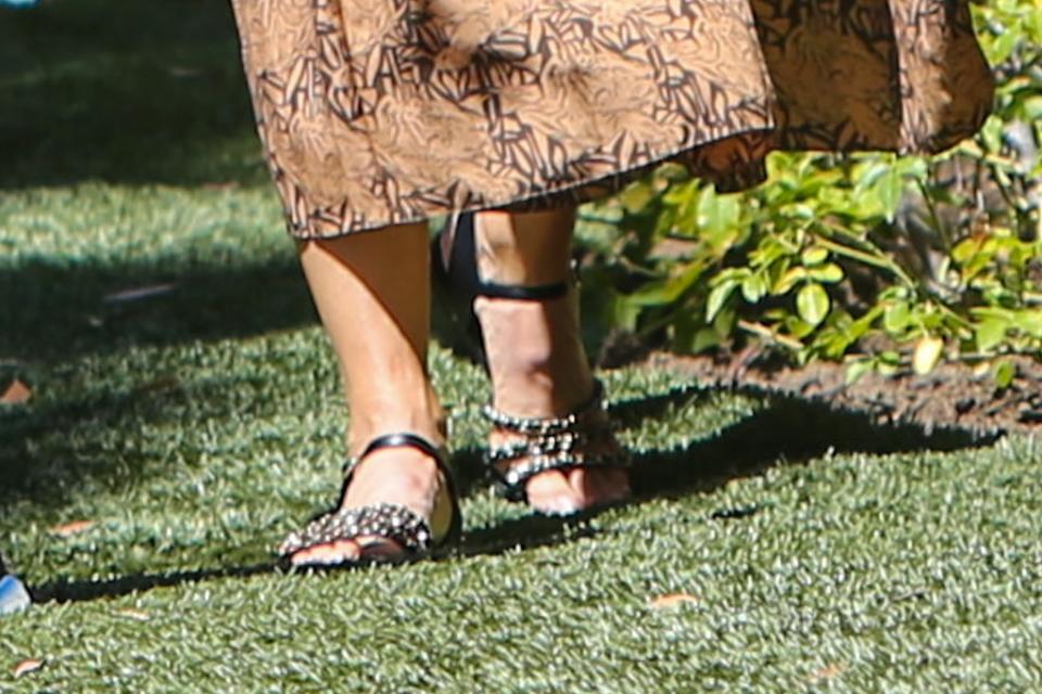 A closer look at Garner’s sandals. - Credit: BG004/Bauergriffin.com / MEGA