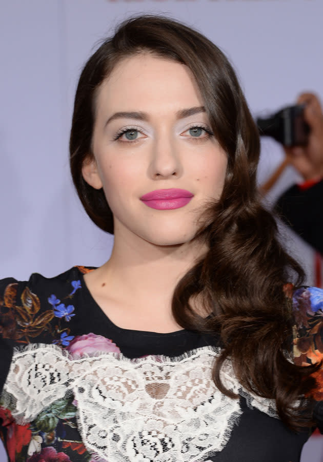 Kat Dennings looked amazing with matte pink lips.<br><br>[Getty]