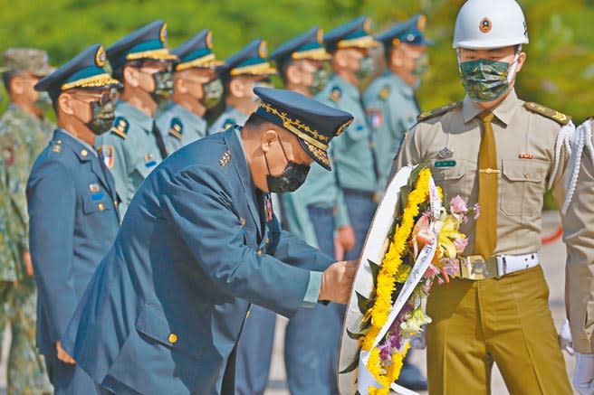 金防部昨舉辦823炮戰63周年追思公祭，陸軍司令徐衍璞上將跨海主持。（李金生攝）