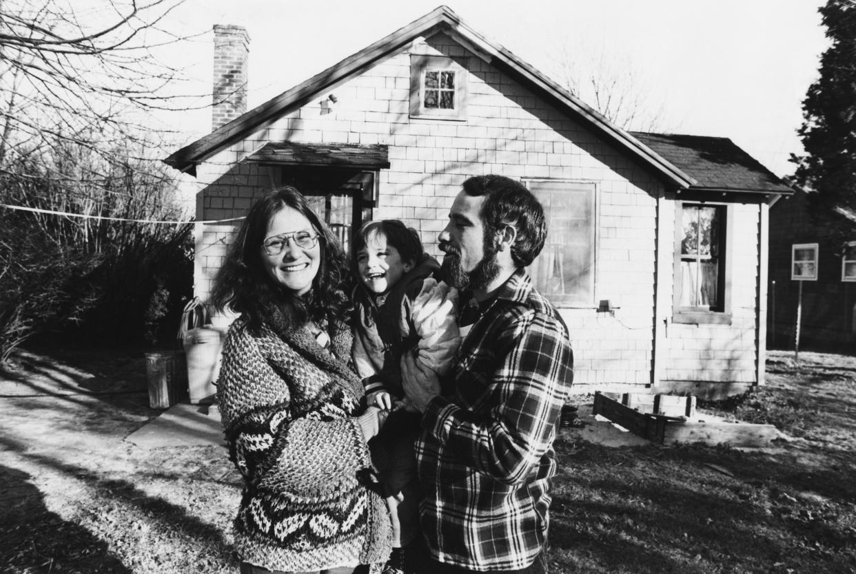 American actress Linda Lovelace (1949 - 2002) with her husband Larry Marchiano and their son Dominic outside their Long Island home, 1980. Lovelace starred in a number of pornographic films in the 1970s. (Photo by US Magazine/Pictorial Parade/Getty Images)