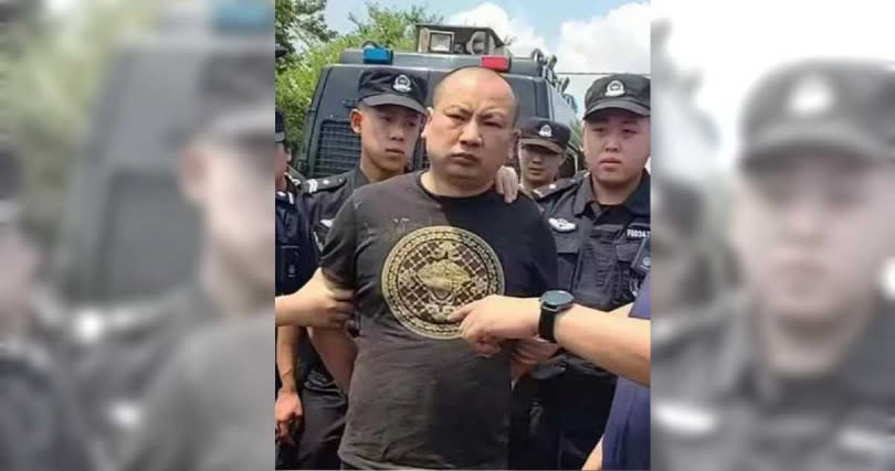 唐山燒烤店最後一名逃亡嫌犯，在11日下午遭到警方逮補。（圖／翻攝自《現代快報》）