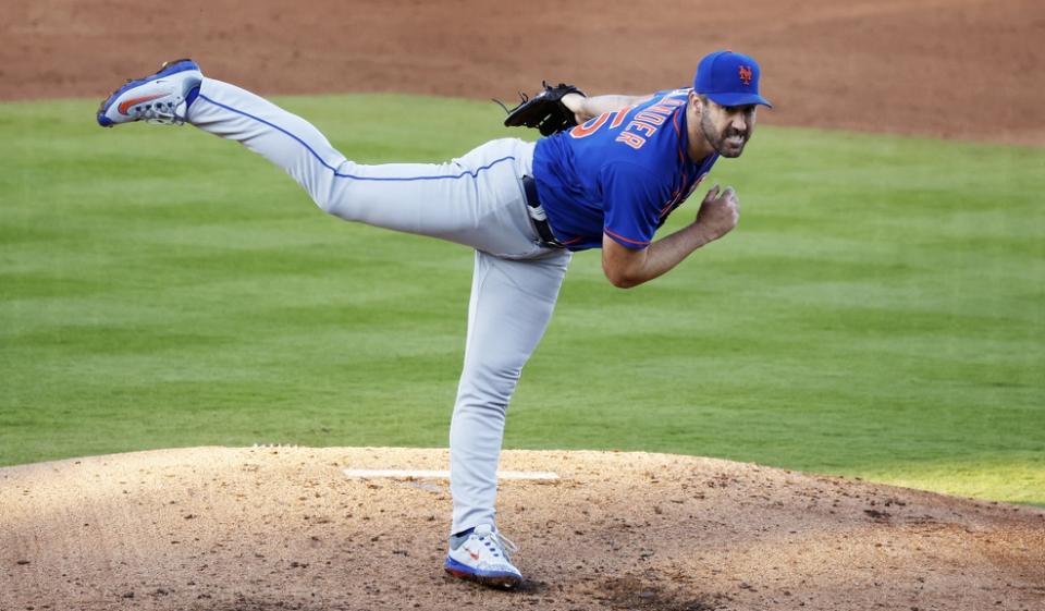 New York Mets starting pitcher Justin Verlander (35) pitches against the Washington Nationals during the third inning at The Ballpark of the Palm Beaches.