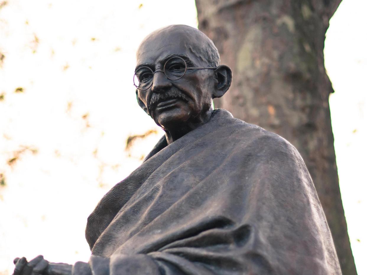 Gandhi memorial in Parliament Square, London: Wikipedia