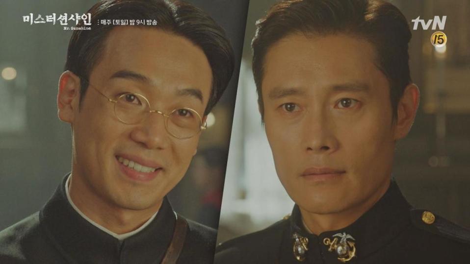 金南喜（左）在《陽光先生》飾演反派日本人，與李炳憲有精彩對手戲。（翻攝自tvN畫面）