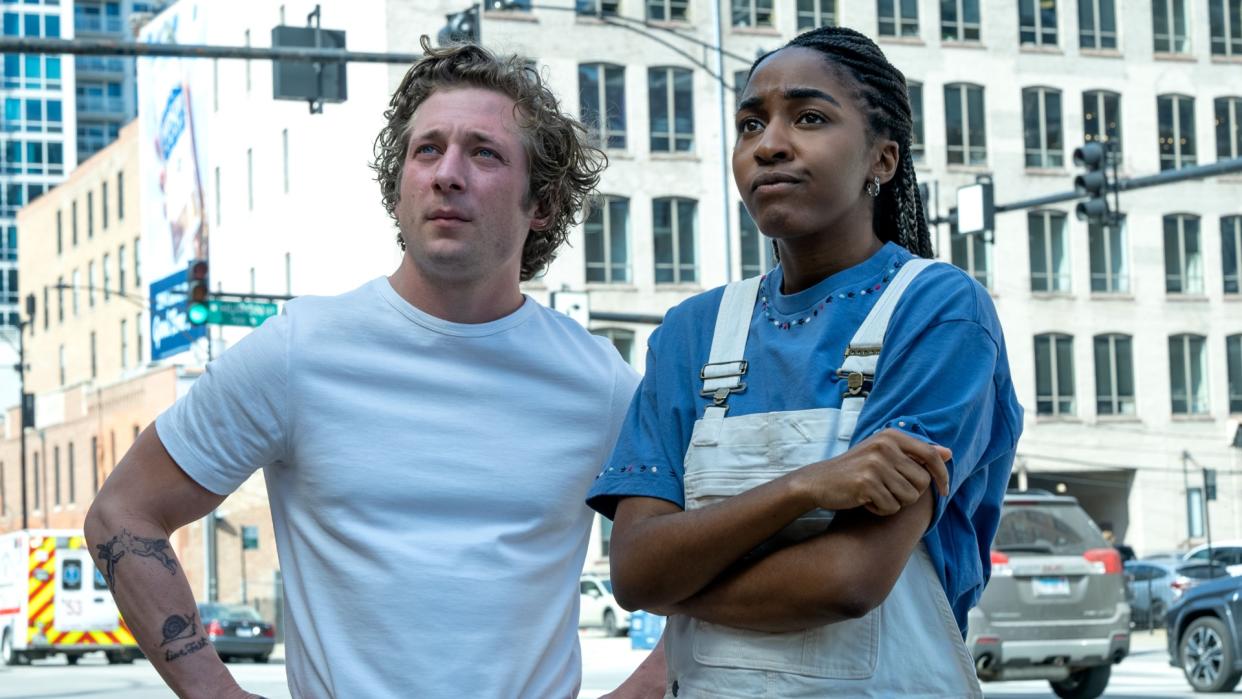  Jeremy Allen White and Ayo Edebiri in The Bear. 