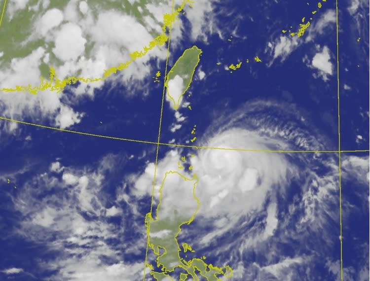 蘇拉颱風是否會登陸台灣，動向備受關注。   圖:中央氣象局
