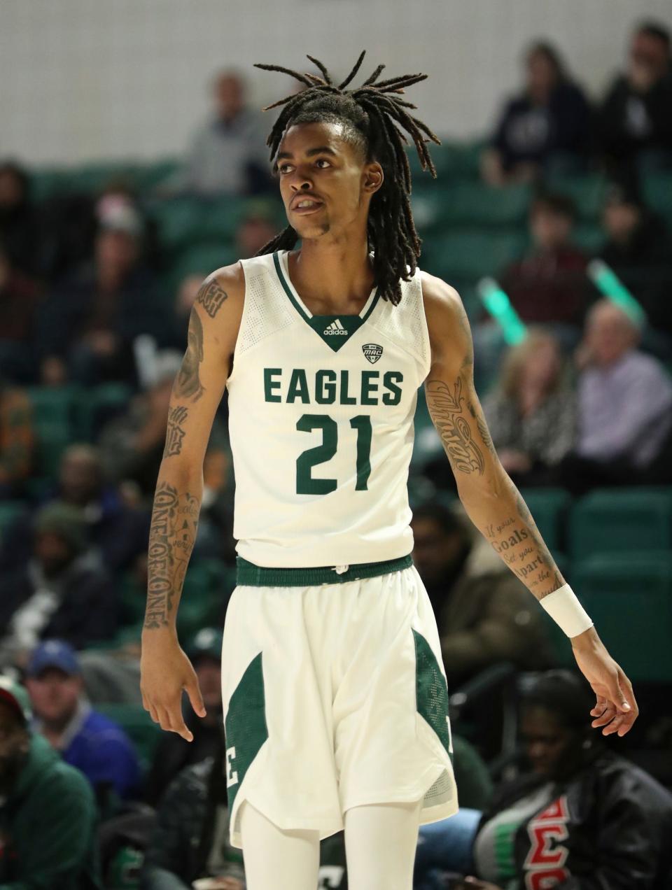 Eastern Michigan Eagles forward Emoni Bates on the floor against the Ohio Bobcats during the first half Tuesday, Jan. 31, 2023 in Ypsilanti.