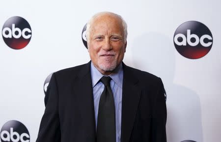 Actor Richard Dreyfuss poses on the red carpet for the ABC Television Network movie "Madoff" in New York January 27, 2016. REUTERS/Shannon Stapleton