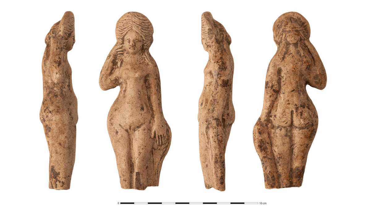  A statuette of Anadyomene Venus, as she emerges from the ocean, from the Gallo-Roman period. 