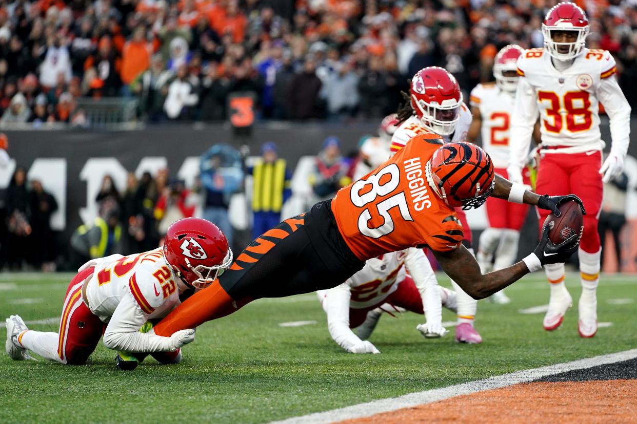 Cincinnati Bengals wide receiver Tee Higgins scores a touchdown.