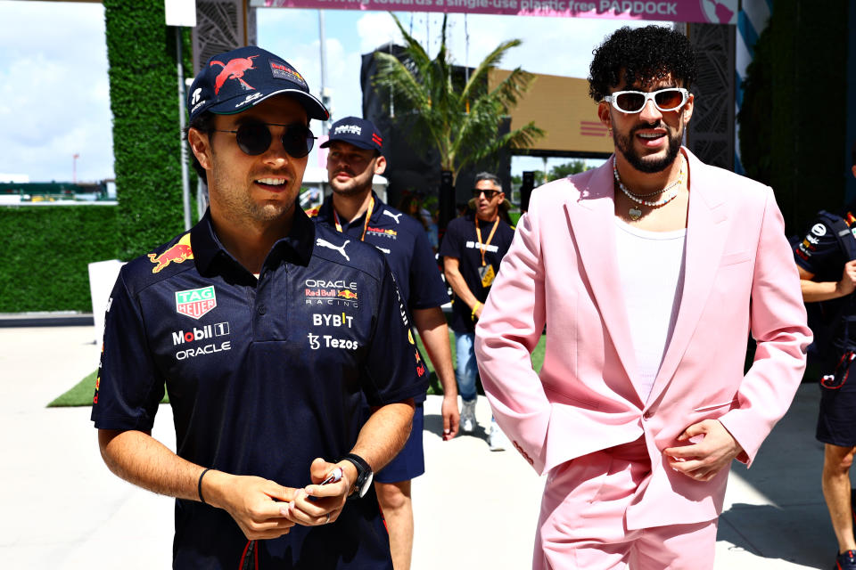  Sergio Pérez y Bad Bunny (Foto: Mark Thompson/Getty Images)