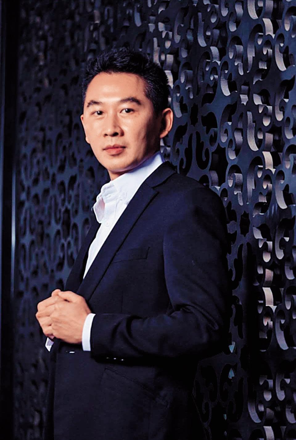 負責美仕特餐廳裝潢的設計師江奕宸有超過7百萬元尾款未收，損失慘重。（江奕宸提供）