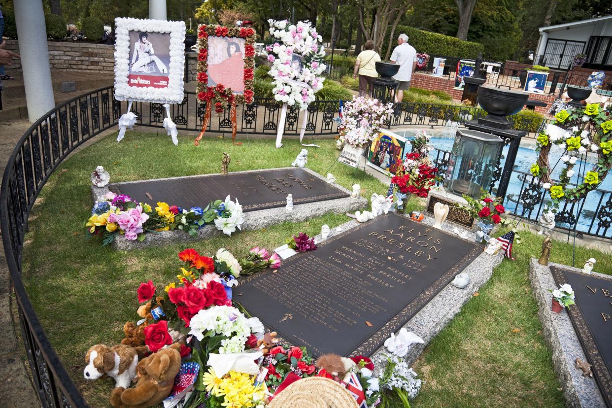 grave of Elvis Presley, with tributes, Graceland, Memphis, Tennessee