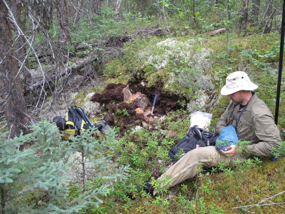 2011 expedition at Saskatchewan's Gow Lake impact structure