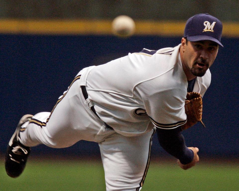 Milwaukee Brewers' Jeff Suppan pitches against Pittsburgh Pirates' at Miller Park Saturday, May 5, 2007.