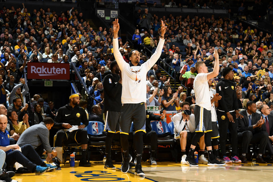 OAKLAND, CA - FEBRUARY 12:  Shaun Livingston #34 of the Golden State Warriors reacts to a play during the game against the Utah Jazz on February 12, 2019 at ORACLE Arena in Oakland, California. NOTE TO USER: User expressly acknowledges and agrees that, by downloading and or using this photograph, user is consenting to the terms and conditions of Getty Images License Agreement. Mandatory Copyright Notice: Copyright 2019 NBAE (Photo by Noah Graham/NBAE via Getty Images)
