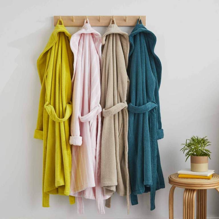 <p><a href="https://go.redirectingat.com?id=74968X1596630&url=https%3A%2F%2Fwww.brooklinen.com%2Fproducts%2Fsuper-plush-robe&sref=https%3A%2F%2Fwww.goodhousekeeping.com%2Fholidays%2Fchristmas-ideas%2Fg19644878%2Fmother-in-law-gifts%2F" rel="nofollow noopener" target="_blank" data-ylk="slk:Shop Now;elm:context_link;itc:0;sec:content-canvas" class="link ">Shop Now</a></p><p>Super-Plush Robe</p><p>brooklinen.com</p><p>$99.00</p><span class="copyright">Brooklinen </span>