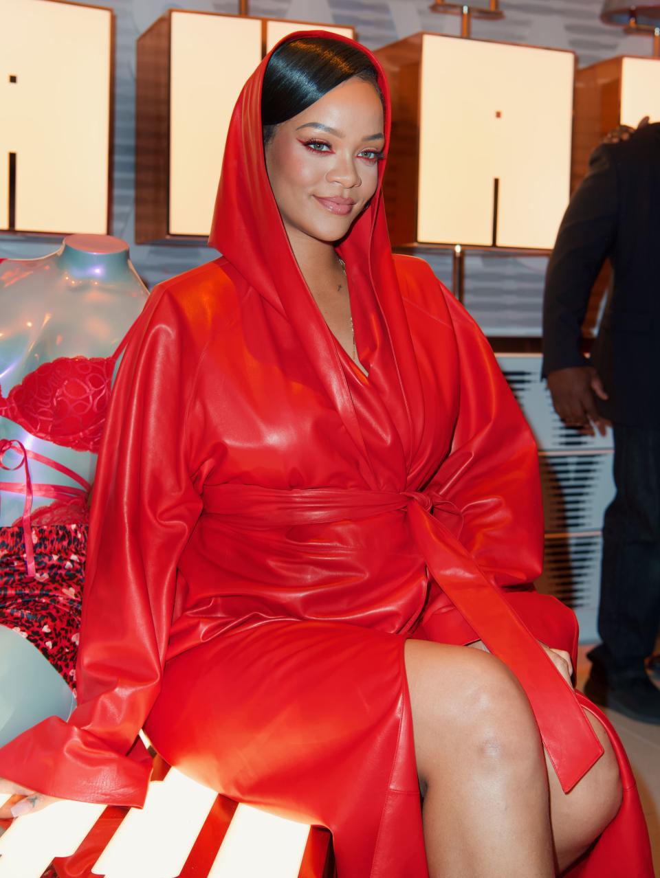 <h1 class="title">Rihanna Shocks Shoppers as she Makes Surprise Appearance at her new Savage X Fenty Store in Los Angeles, USA - 12 Feb 2022</h1><cite class="credit">Diggzy/Shutterstock</cite>