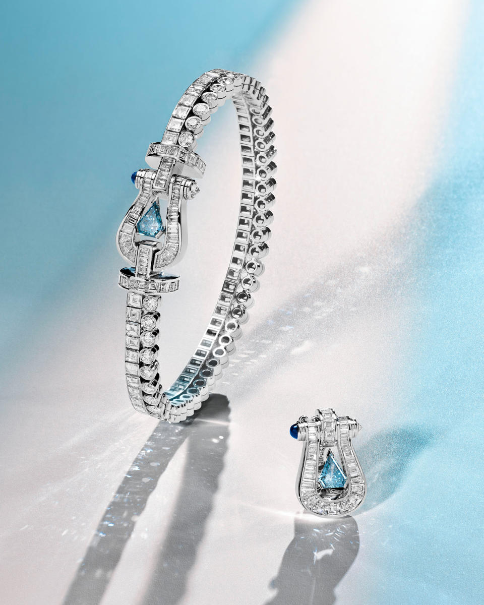 The Force 10 Duality set comprises a tie necklace, a bracelet, a ring and a single earring.