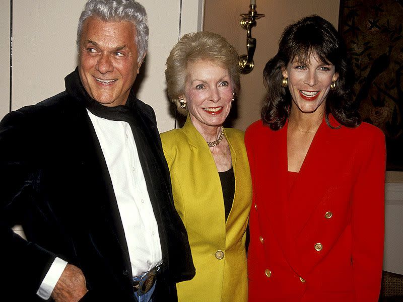 Actor Tony Curtis, actress Janet Leigh and actress Jamie Lee Curtis attend the American Women in Radio & Television - Southern California Chapter's 36th Annual Genii Awards on May 30, 1991 at Beverly Hills Hotel in Beverly Hills, California.