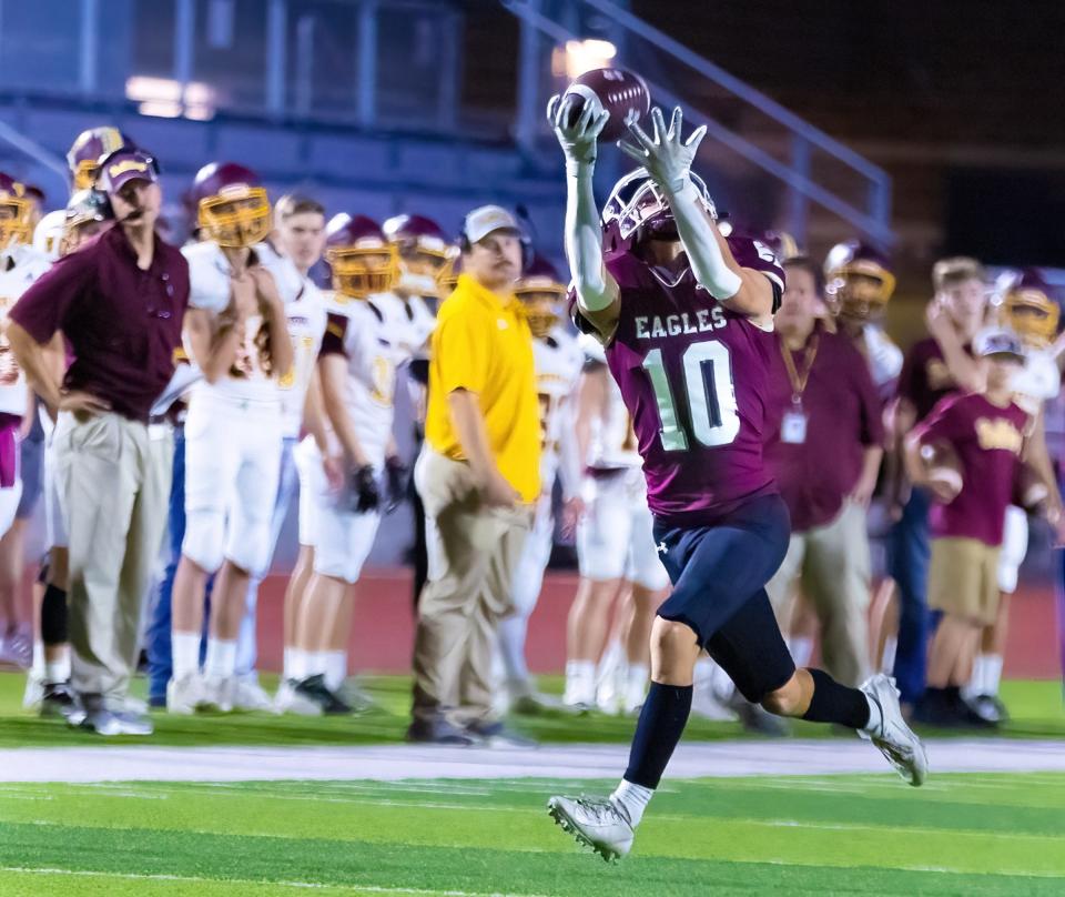 Johnson City wide receiver Josh McKennis reaches for a pass in the loss to Thorndale on Thursday. McKennis had 91 yards receiving and caught a touchdown pass in the fourth quarter.