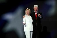 <p>Hillary und Bill Clinton am 28. Juli 2016 beim Parteitag der Demokraten in Philadelphia. (Bild: Getty Images/Alex Wong) </p>