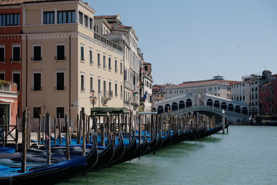 An empty Grand Canal is seen in Venice as Italy's lockdown measures continue to prevent the spread of coronavirus disease (COVID-19) in Venice, Italy, April 22, 2020. REUTERS/Manuel Silvestri