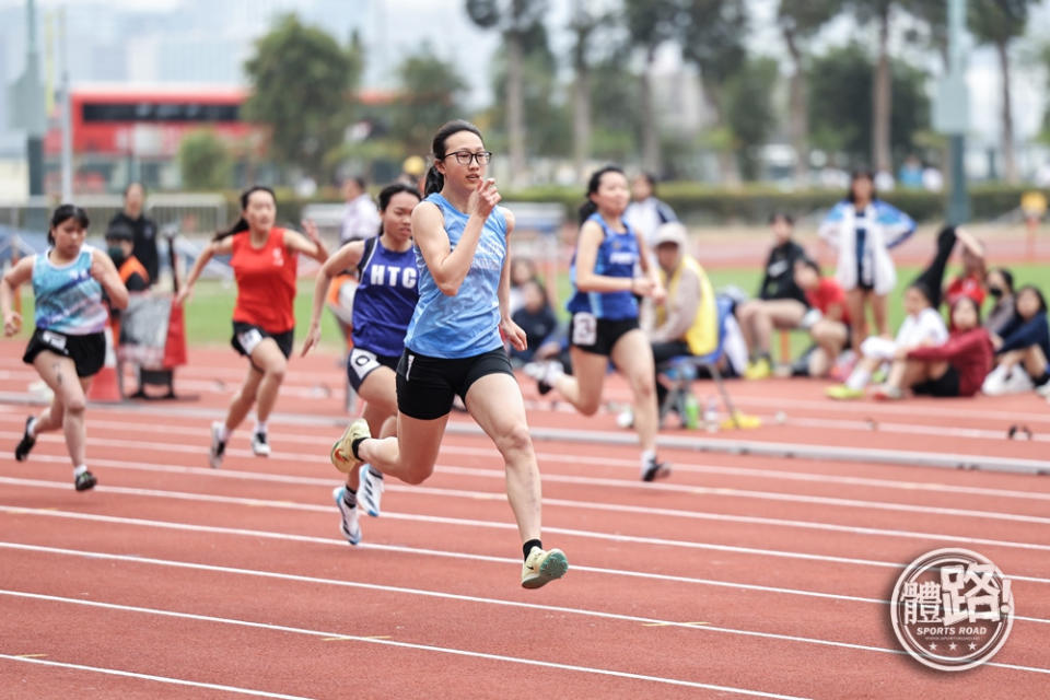 賈慧妍在跳遠初賽期間兼顧100米初賽，跑出13秒04首名晉級