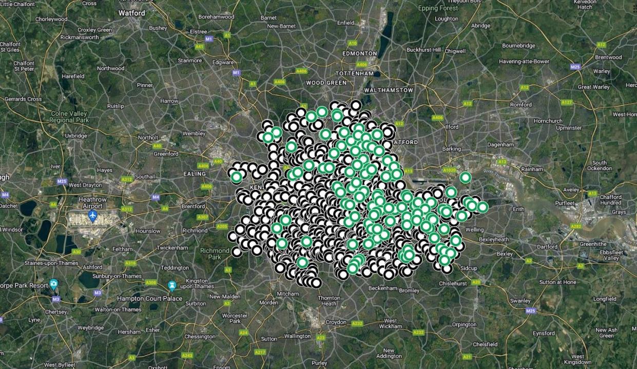 Imagen de Google Maps que recoge los impactos de los misiles V-1 sobre Londres recopilados en 'The London County Council Bomb Damage Maps 1939-1945'. <a href="https://www.google.com/maps/d/u/0/viewer?mid=1VwyxV_e_LAwzbyJPCAF-C7aCRVNA5W7N&ll=51.47865297108789%2C-0.09942665548303253&z=11" rel="nofollow noopener" target="_blank" data-ylk="slk:Google Maps;elm:context_link;itc:0;sec:content-canvas" class="link ">Google Maps</a>, <a href="http://creativecommons.org/licenses/by-sa/4.0/" rel="nofollow noopener" target="_blank" data-ylk="slk:CC BY-SA;elm:context_link;itc:0;sec:content-canvas" class="link ">CC BY-SA</a>