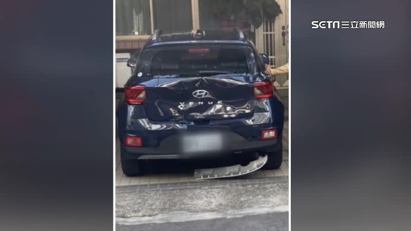 周姓一家人提供影片，控訴鄰居拿木板阻擋車輛還損害車子。