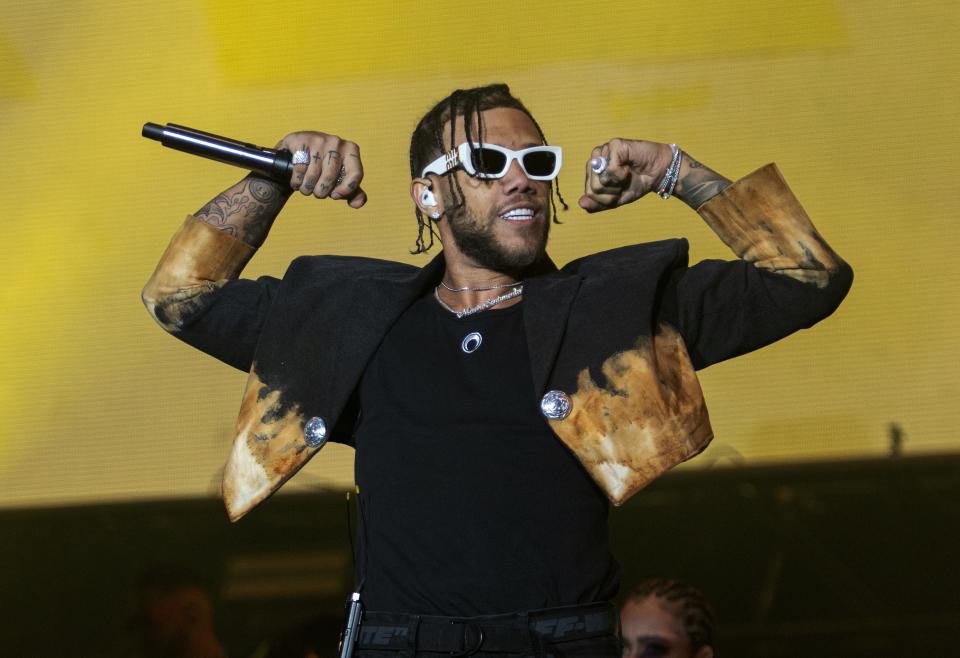 El cantante Jhayco durante su presentación en el festival Coca-Cola Flow Fest en la Ciudad de México el 26 de noviembre de 2022. (Foto AP/Alejandro Godínez)