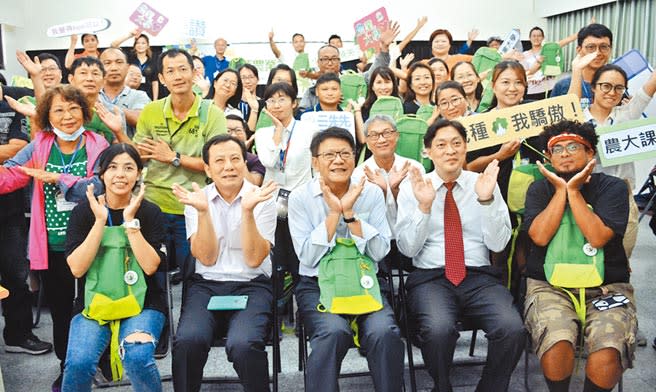 屏東農業大學菁英班開課，盼農民藉由故事行銷，成功行銷品牌。（林和生攝）