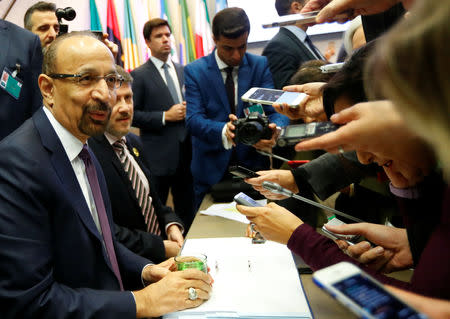 Saudi Arabia's Oil Minister Khalid al-Falih talks to journalists at the beginning of an OPEC meeting in Vienna, Austria December 6, 2018. REUTERS/Leonhard Foeger