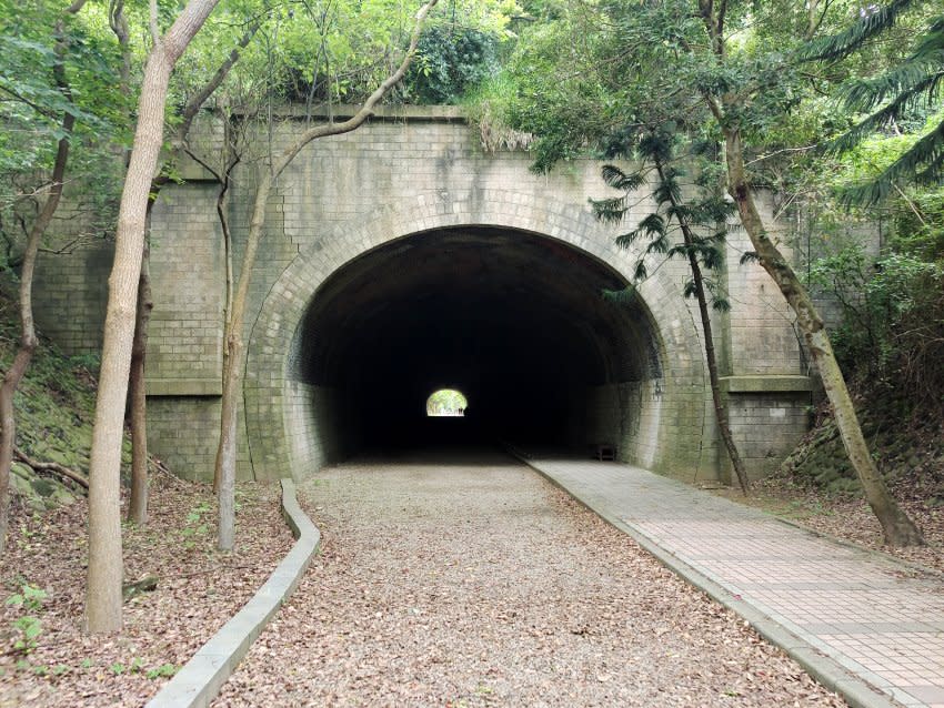 苗栗竹南｜子母隧道 、崎頂車站