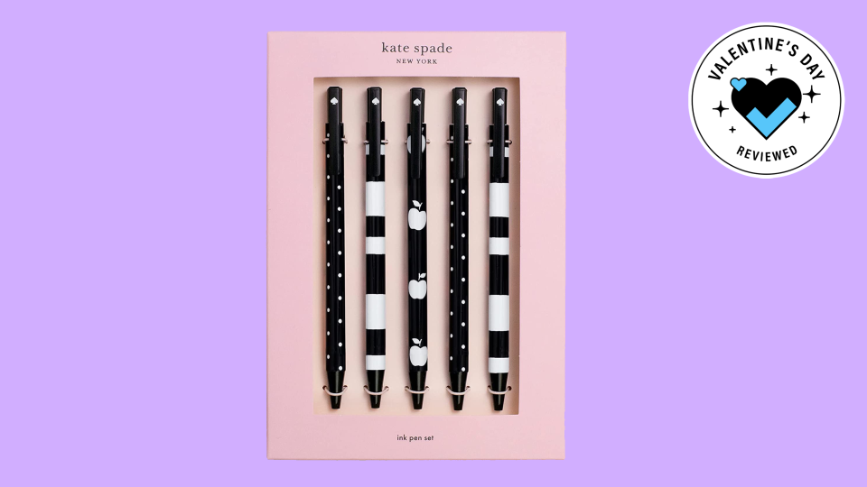 Cheap Valentine’s Day gifts under $25: Kate Spade New York black ink pen set