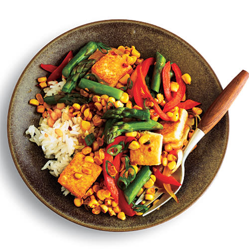 Ginger-Scented Corn and Asparagus Stir-Fry