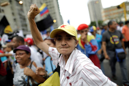 Pro-government supporters march in Caracas, Venezuela, August 7, 2017. REUTERS/Ueslei Marcelino
