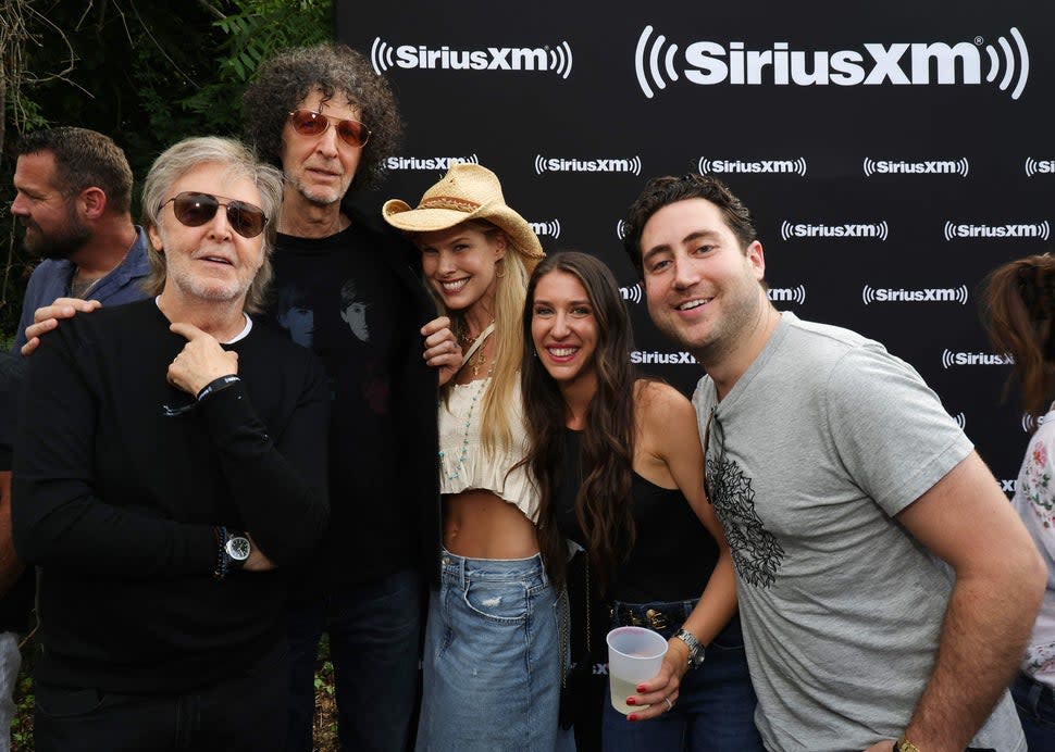 Paul McCartney, Howard Stern, Beth Stern 