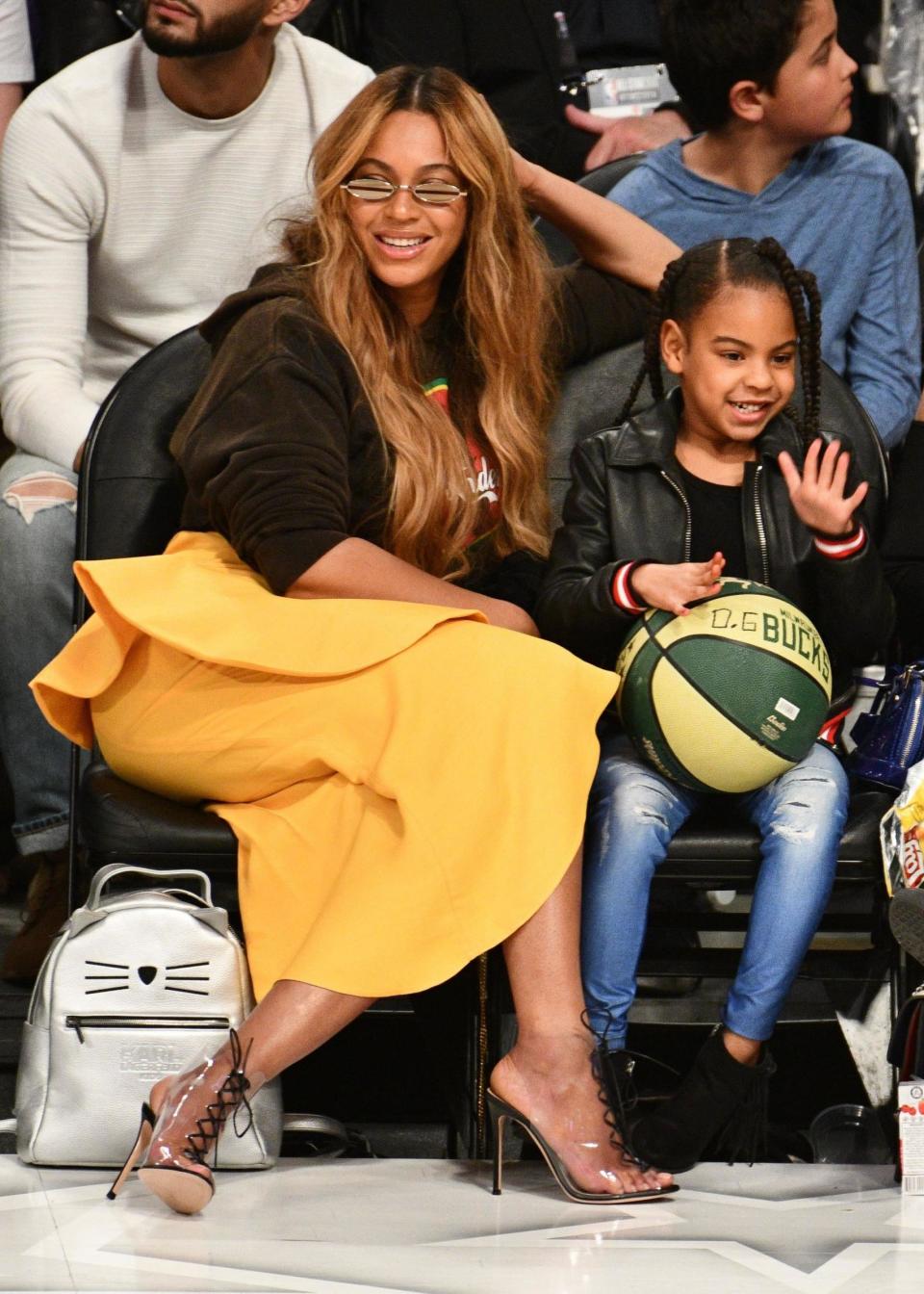 Beyonce with Blue Ivy at a basketball game in LA (Getty Images)