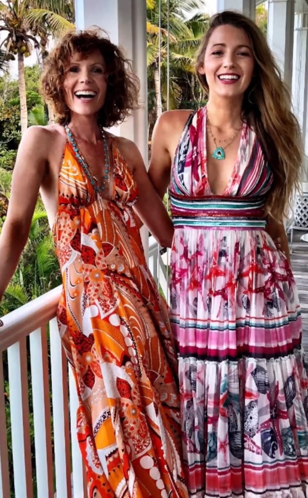 <p>Robyn Lively & Blake Lively</p>