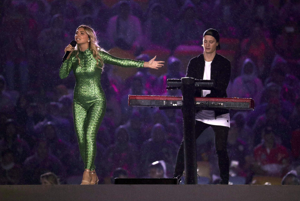 <p>Singer Julia Michaels and Kygo perform during the closing ceremony for the 2016 Rio Olympics. (REUTERS/Stoyan Nenov) </p>