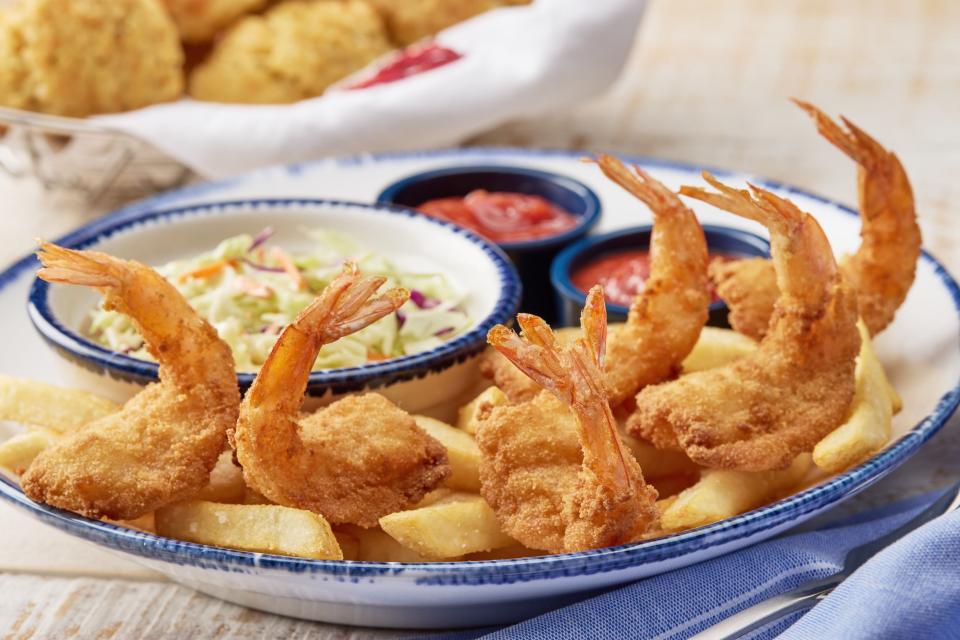 On Veterans Day, from 11 a.m. to 4 p.m., Red Lobster will give all veterans, active-duty military and reservists a meal voucher for a dine-in Veterans Shrimp & Chips dinner, to be redeemed from Monday, Nov. 13, to Sunday, Dec. 10.