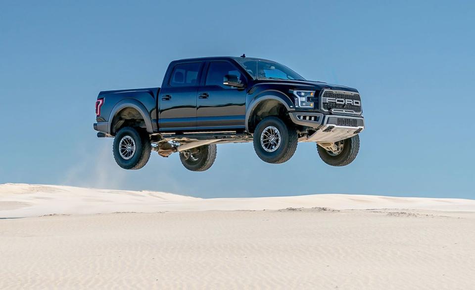 Pickup: 2019 Ford F-150 Raptor: 88 dBA