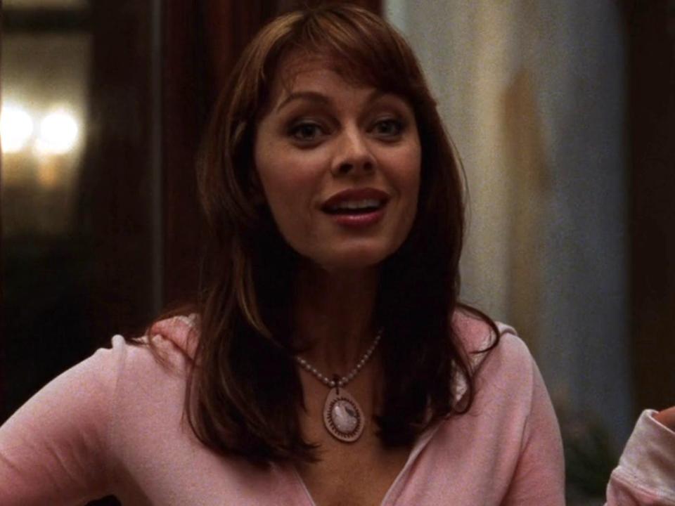 Melinda Clarke as Julie Cooper on season one of "The O.C."