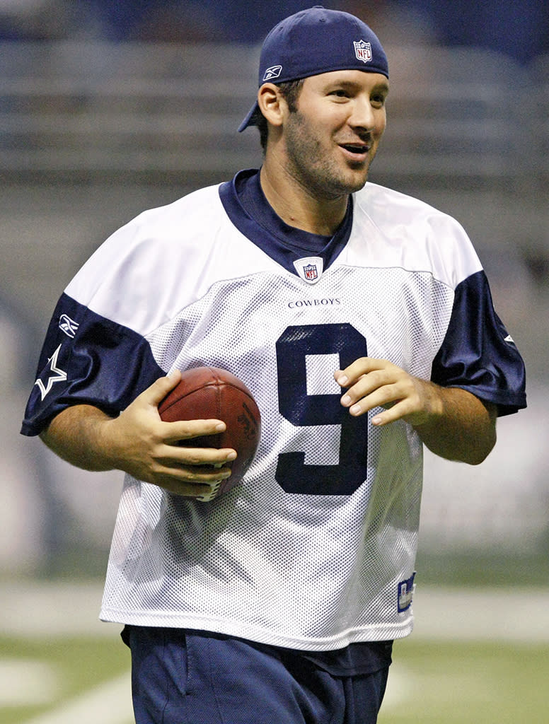 <b>Tony Romo<br> Team: </b>Dallas Cowboys, #9<br> <b>Age: </b>32<br> <b>Height: </b>6'2"<br> <b>Weight: </b>230