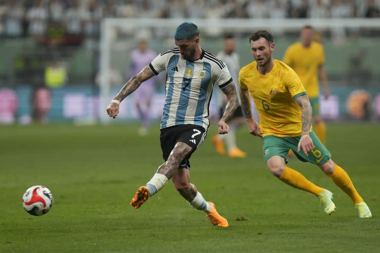 Rodrigo De Paul fue titular en el mediocampo y lució un look particular en su cabeza