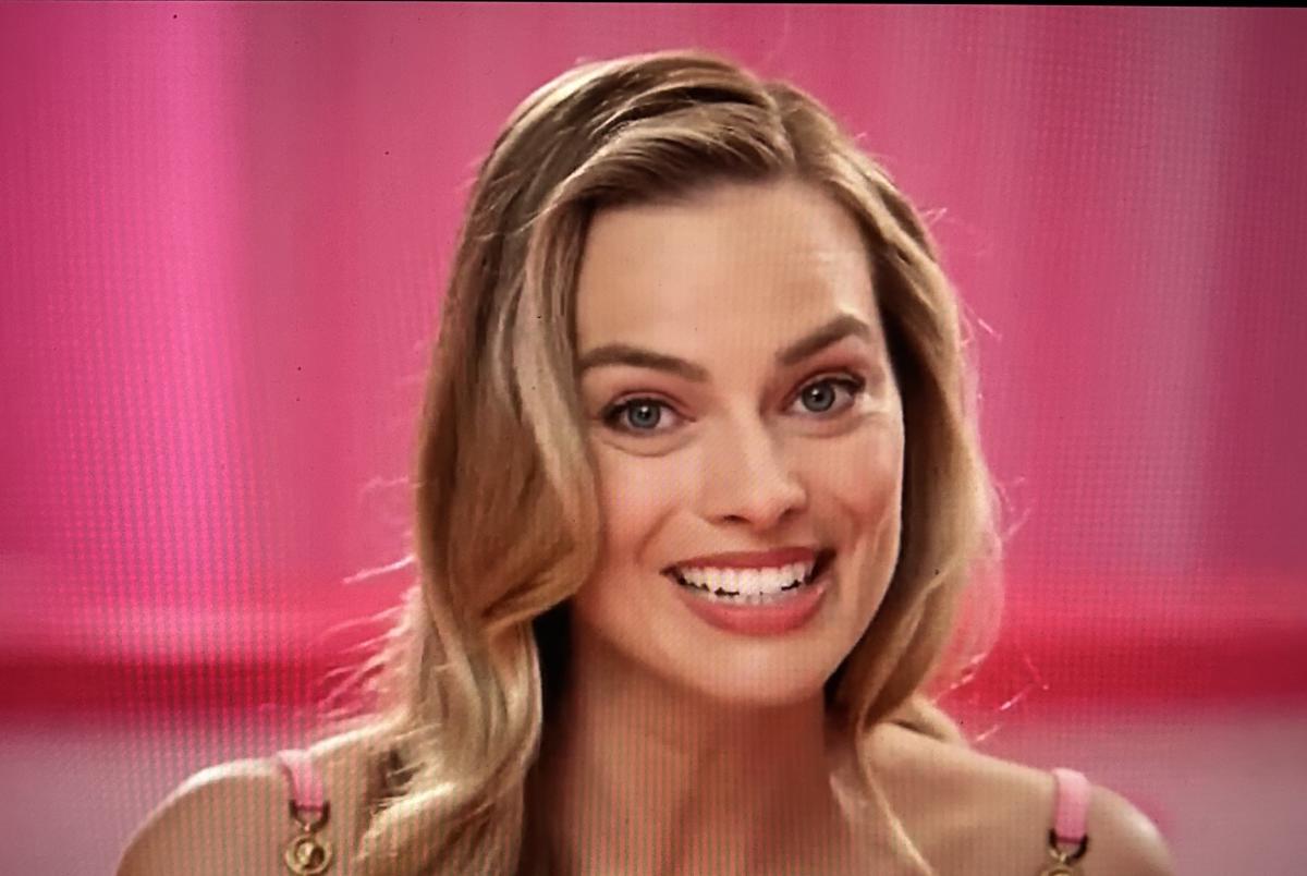 Margot Robbie appears on 'Barbie Dreamhouse Challenge' to crown a winner