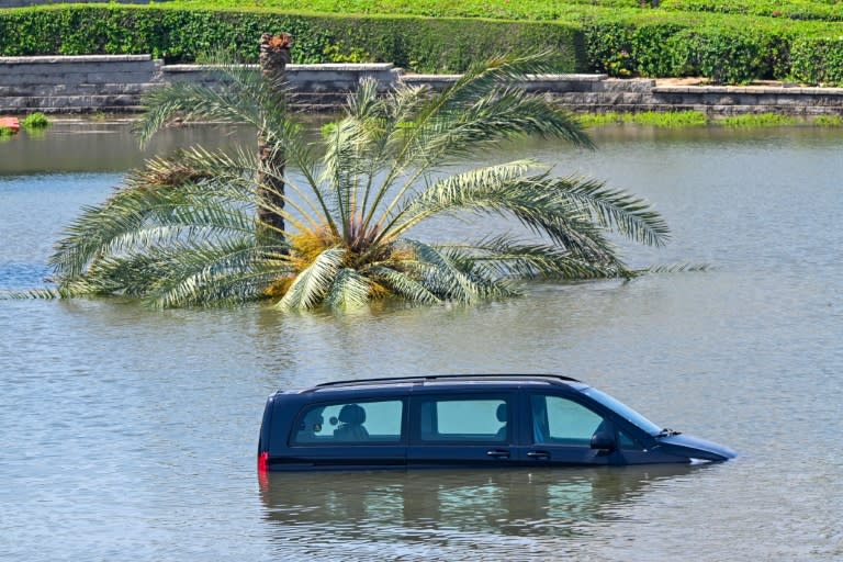 Cars are stranded on a flooded in Dubai following heavy rains on April 18, 2024 (Giuseppe CACACE)