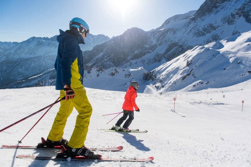 Wondering whether you need to put on sunscreen when it's cold outside? UV radiation can be particularly fierce in frosty climes when snow-covered surfaces reflect sunlight, increasing its intensity. Benjamin Nolte/dpa