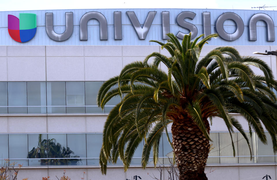 Edificio con el logo de Univisión (Foto por: Mario Tama/Getty Images)